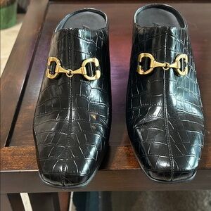 Aerosoles Black Crocodile Pattern Loafers with Gold Buckle size 11